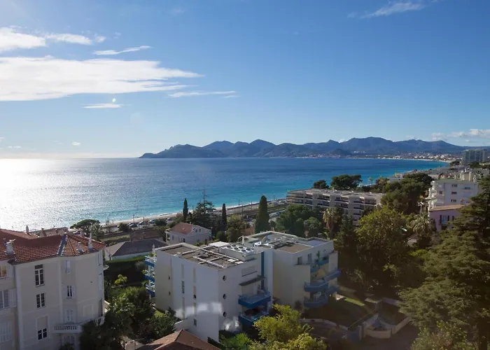 Western Cannes - Panoramic View