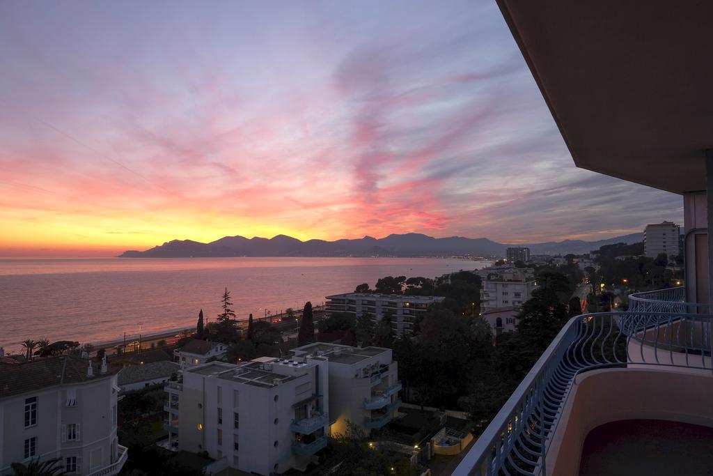 Western - Panoramic View * Cannes